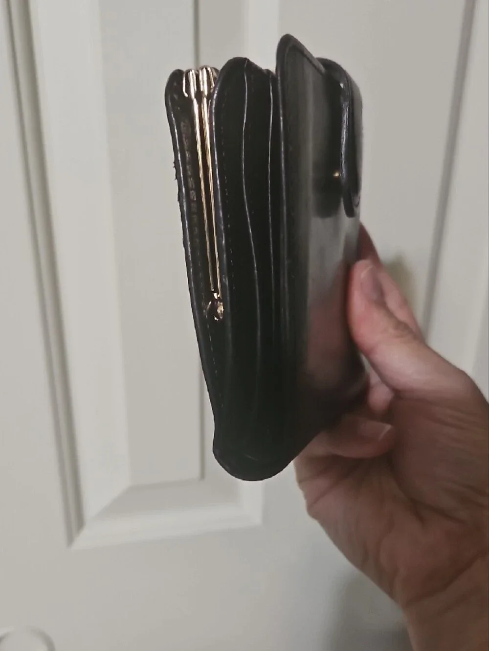 Coach EUC Kisslock Vintage Black Leather Compact Wallet